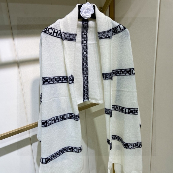 Chanel double C horizontal striped shawl scarf - Picture 1 of 9